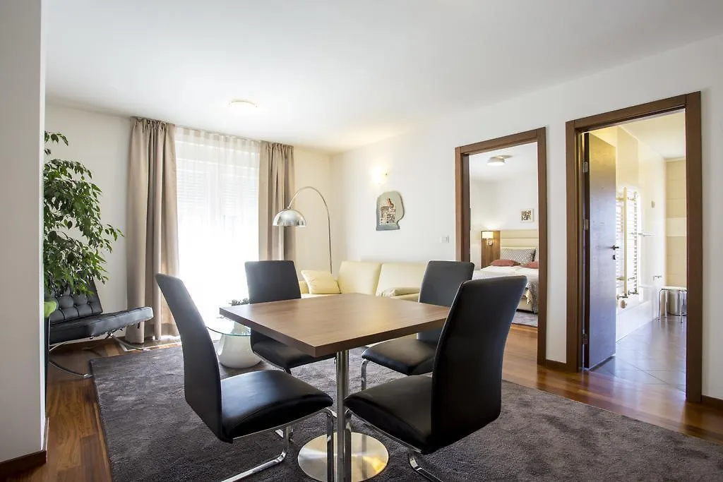 Residence Villa Karda Porec 4*,