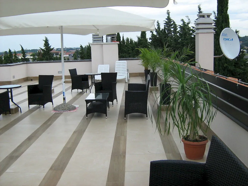 Residence Villa Karda Porec 4*,